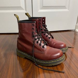 Dr. Martens -Smooth Leather in Cherry Red🍒